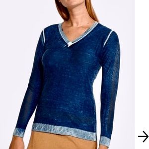 Kokun Overdyed V-neck in Peacock - Small - Great Condition - Trendy